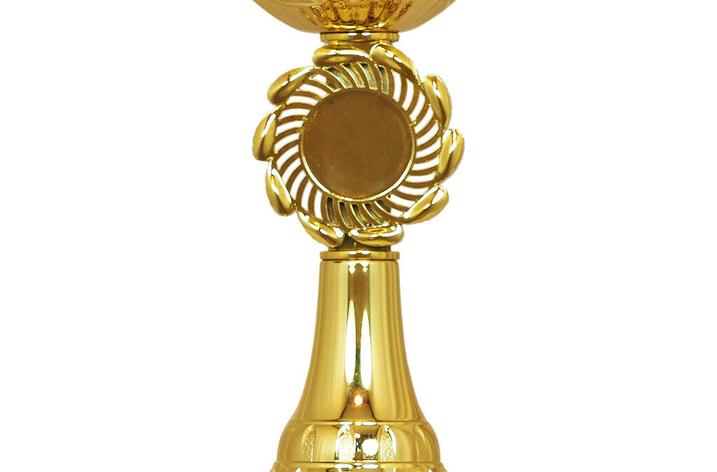 Anyag, forma, méret, aktualitások harmóniája – Hogyan válasszon serleget?