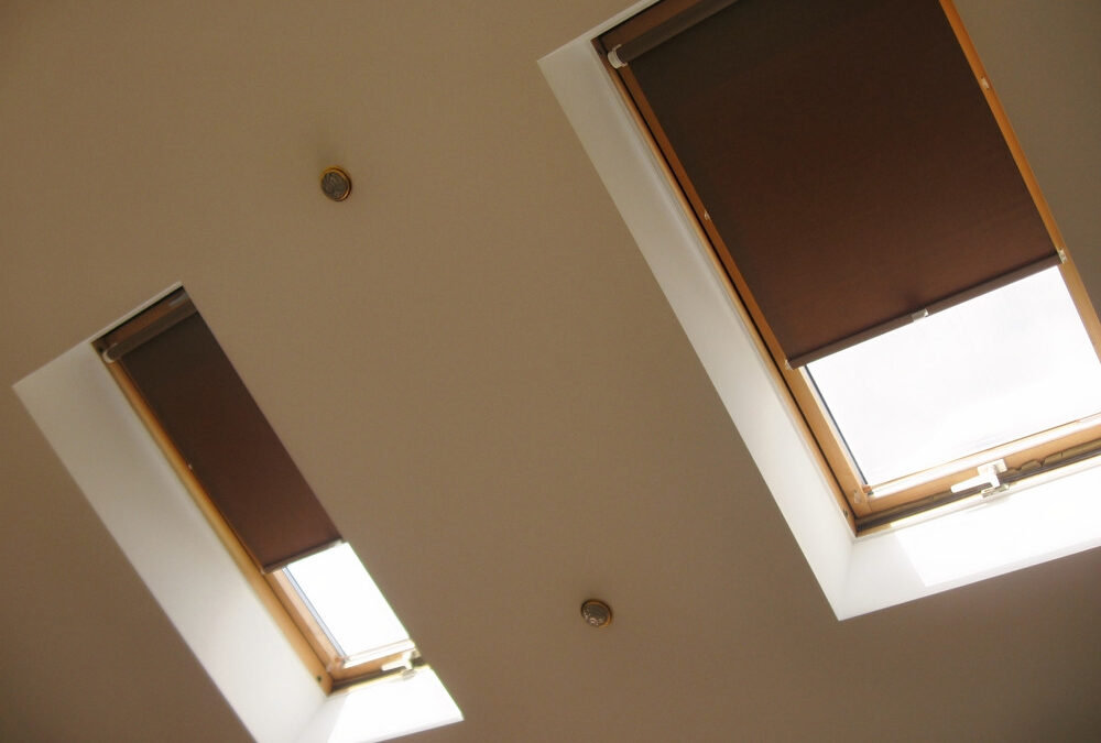 Szellőzés és kényelem – Miért érdemes motoros tetőablakra beruházni?